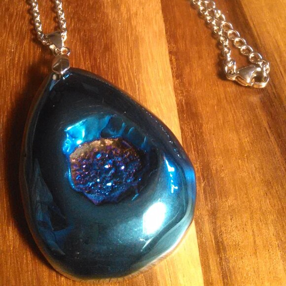 Blue Color Drusy Quartz Stainless Steel Pendant Necklace - Picture 3 of 7